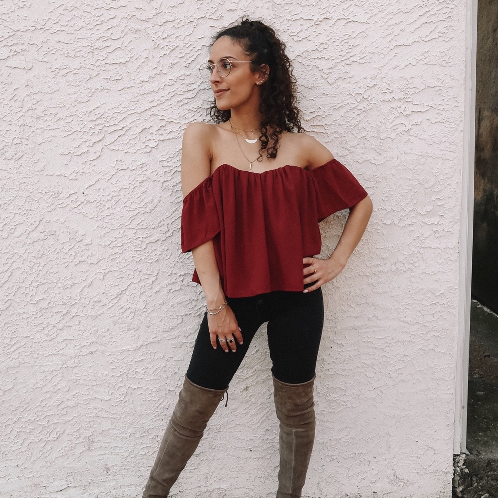 Tai Off The Shoulder